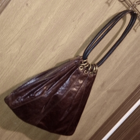 Trina Turk Absolute Luxury Leather Side Zip Handbag Gorgeous Unique - Picture 4 of 12